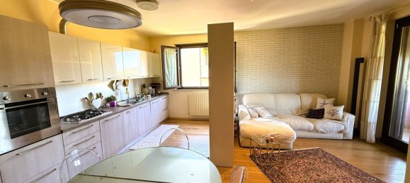 Квартира с 3 комнатами в Озимо, Италия № 283261 15