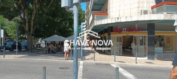 5 bedrooms Apartment in Lisbon, Portugal No. 78306 5