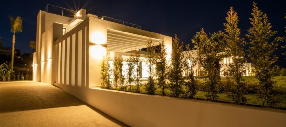 Villa de 5 dormitorios en Marbella, Spain No. 3325 8