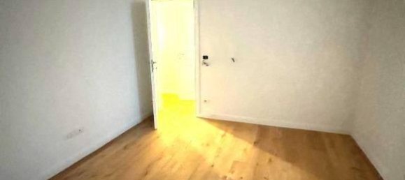 3 rooms Apartment in Florence, Italy No. 35931 9