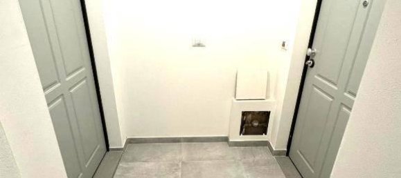 3 rooms Apartment in Florence, Italy No. 35931 3