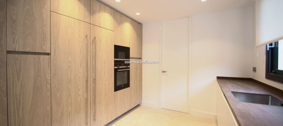 5 bedrooms Villa in Marbella, Spain No. 19599 11