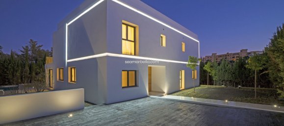 5 bedrooms Villa in Marbella, Spain No. 19599 36