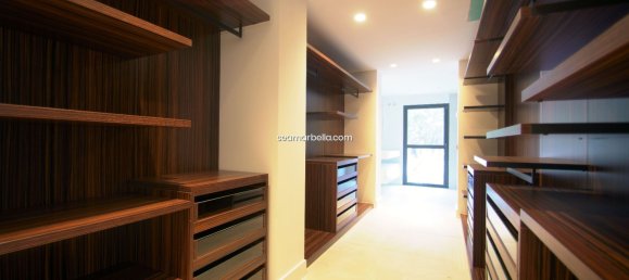 5 bedrooms Villa in Marbella, Spain No. 19599 17