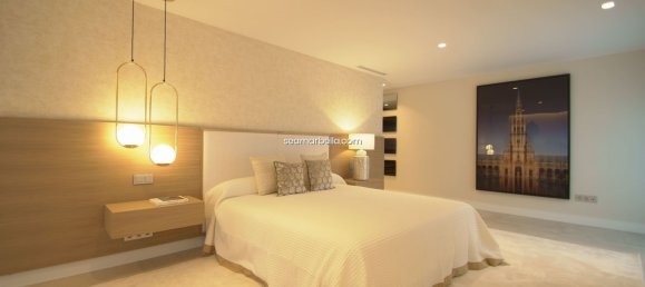 5 bedrooms Villa in Marbella, Spain No. 19599 15