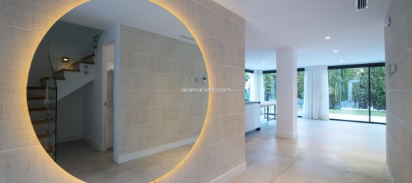 5 bedrooms Villa in Marbella, Spain No. 19599 30