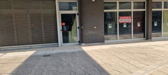 1400m² Office in Padua, Italy No. 65444 8