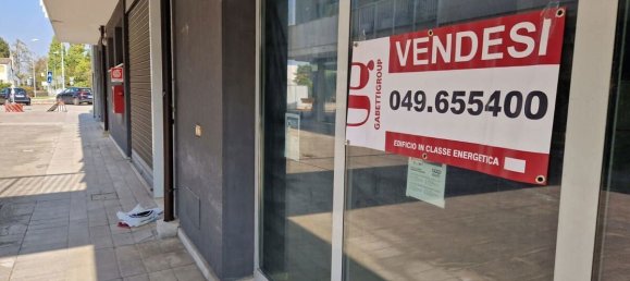 1400m² Office in Padua, Italy No. 65444 2