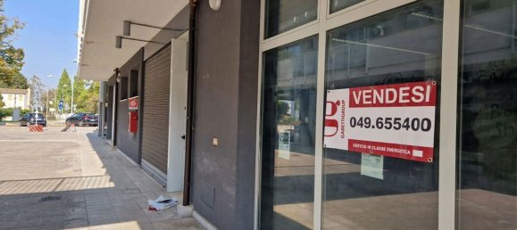 1400m² Office in Padua, Italy No. 65444 16