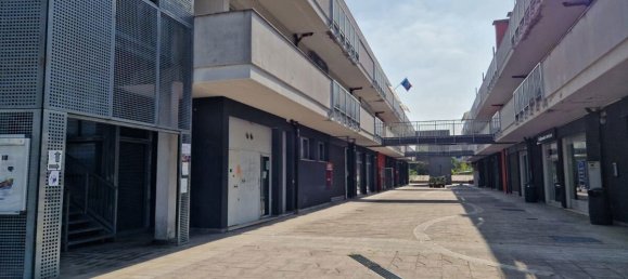 1400m² Office in Padua, Italy No. 65444 11