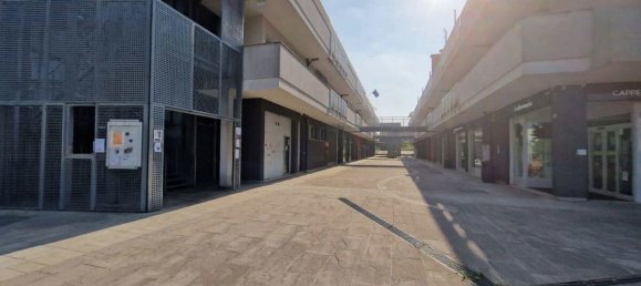 1400m² Office in Padua, Italy No. 65444 17