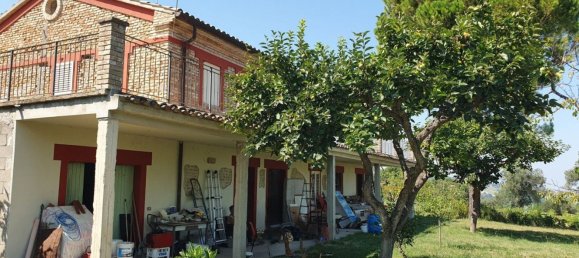 5 bedrooms House in Vallefoglia, Italy No. 336072 2