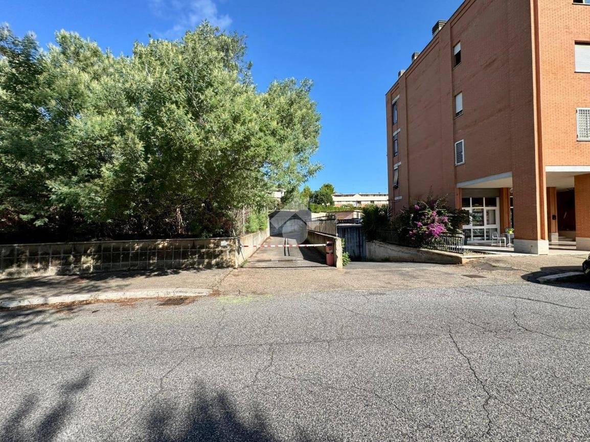 13m² Parking in Rome, Italy No. 379353