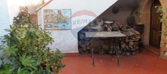 3 Schlafzimmer Wohnung in Caserta, Italy, Nr. 220577 2