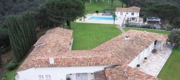 13 bedrooms Commercial property in Le Lavandou, France No. 1985 5