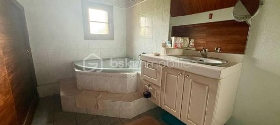 4 bedrooms House in Berneuil-en-Bray, France No. 301365 10