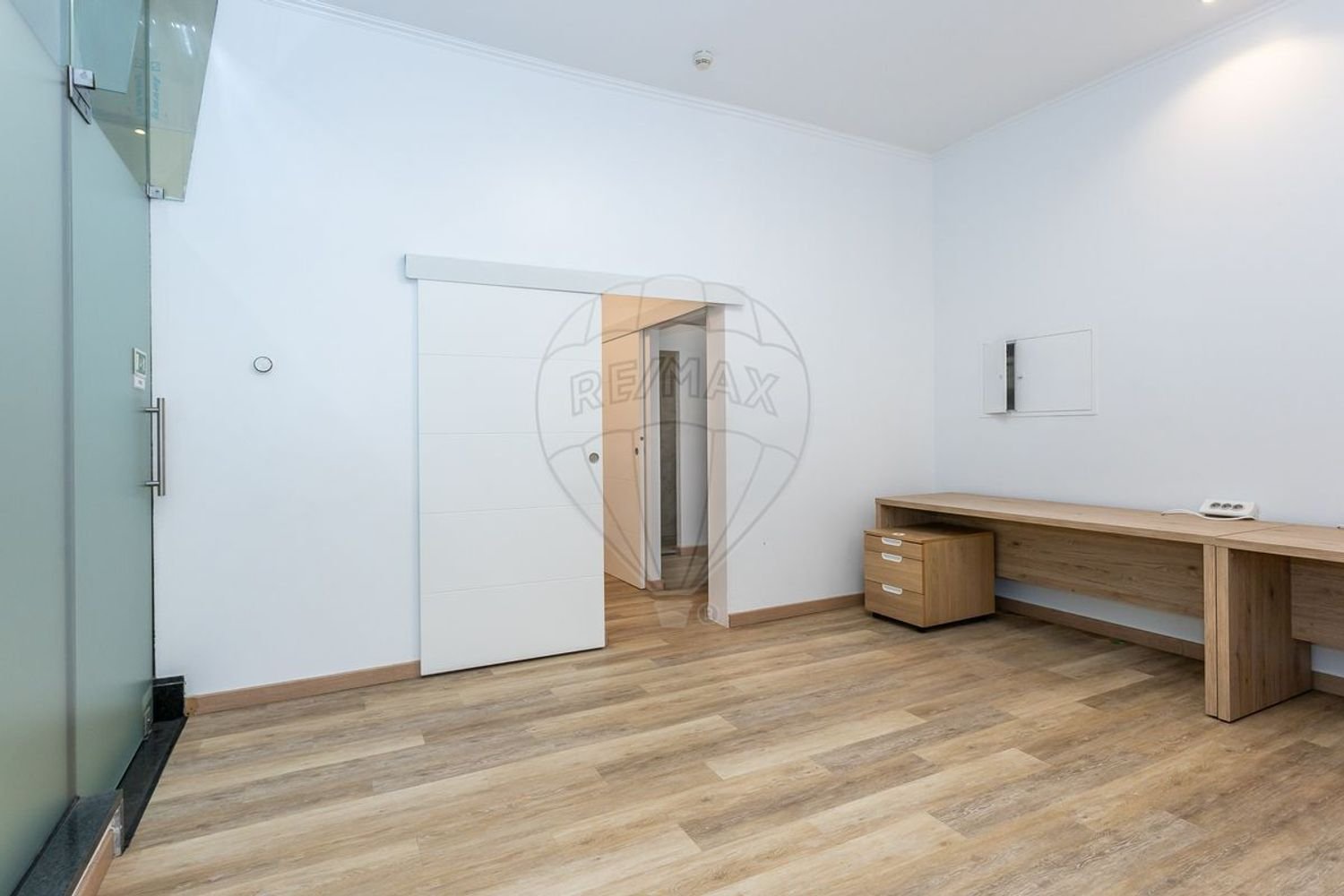 34m² Office in Cascais, Portugal No. 295346