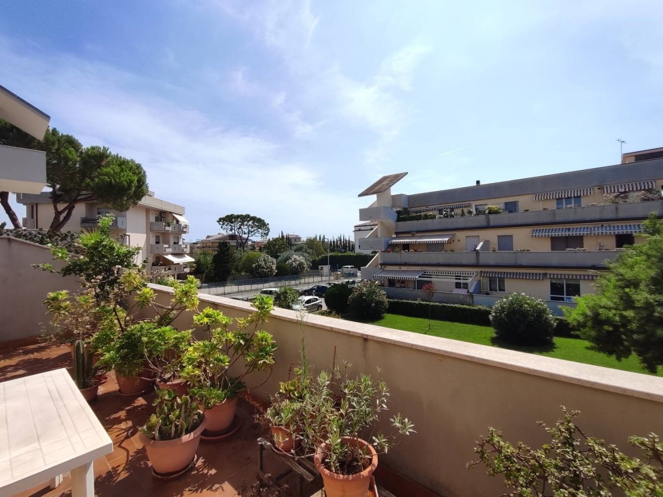 Apartamento de 5 dormitorios en Roseto degli Abruzzi, Italy No. 328081