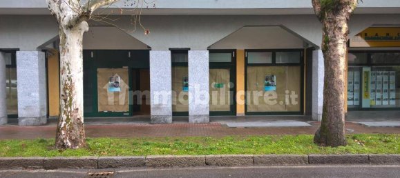 Propiedad comercial de 5 habitaciónes en Cormano, Italy No. 75796 4