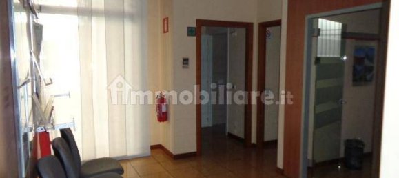Propiedad comercial de 5 habitaciónes en Cormano, Italy No. 75796 10