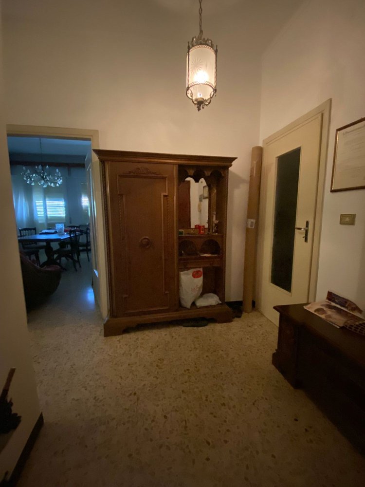 6 rooms Apartment in Novi Ligure, Italy No. 256282