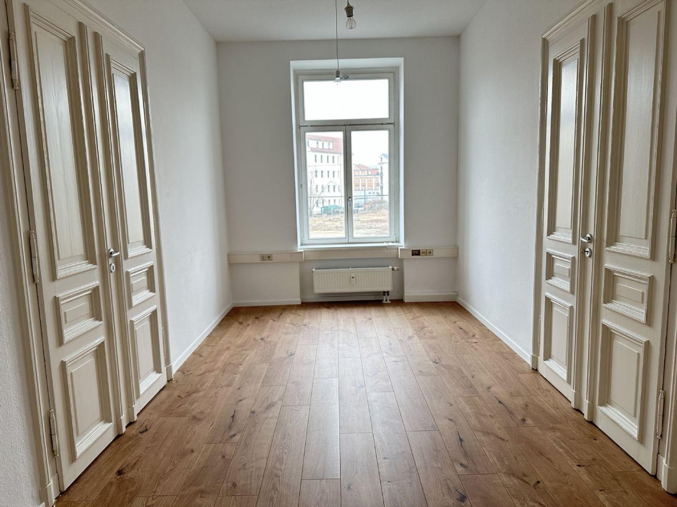 Oficina de 3 habitaciónes en Leipzig, Germany No. 54285