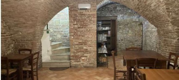 70m² Commercial property in Montepulciano, Italy No. 363563 8