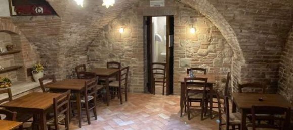 70m² Commercial property in Montepulciano, Italy No. 363563 9