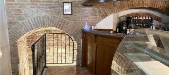 70m² Commercial property in Montepulciano, Italy No. 363563 2