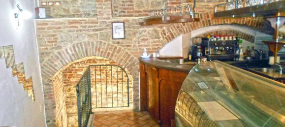 70m² Commercial property in Montepulciano, Italy No. 363563 4