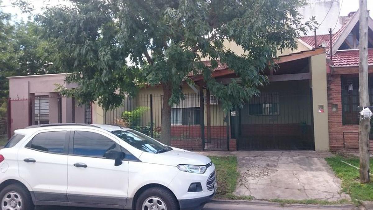 4 bedrooms House in Ituzaingo, Argentina No. 62019