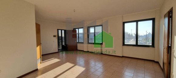 2غرفة مكتب في Pessano con Bornago, Italy رقم 80434 3