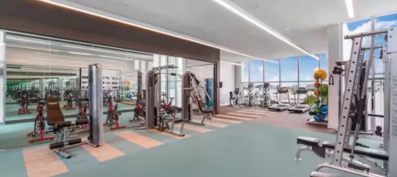2 Schlafzimmer Gewerbliche Immobilien in Miami, USA, Nr. 615503 3