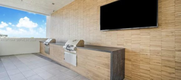 2 Schlafzimmer Gewerbliche Immobilien in Miami, USA, Nr. 615503 4