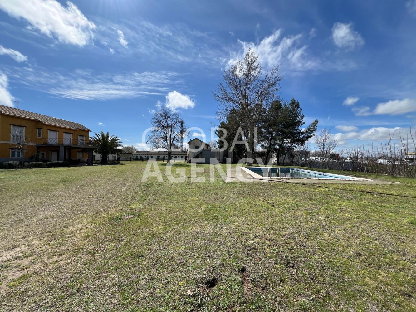 Земельный участок в Аранхуэс, Испания № 186541