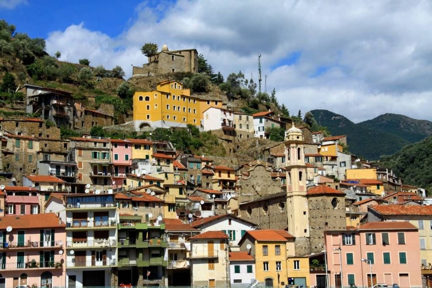 1800m² Land in Badalucco, Italy No. 103735