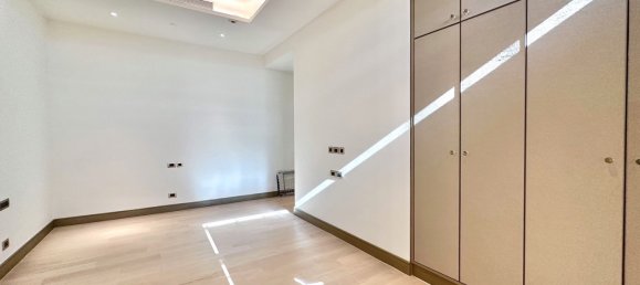 3 bedrooms Condo in Bangkok, Thailand No. 8954 2