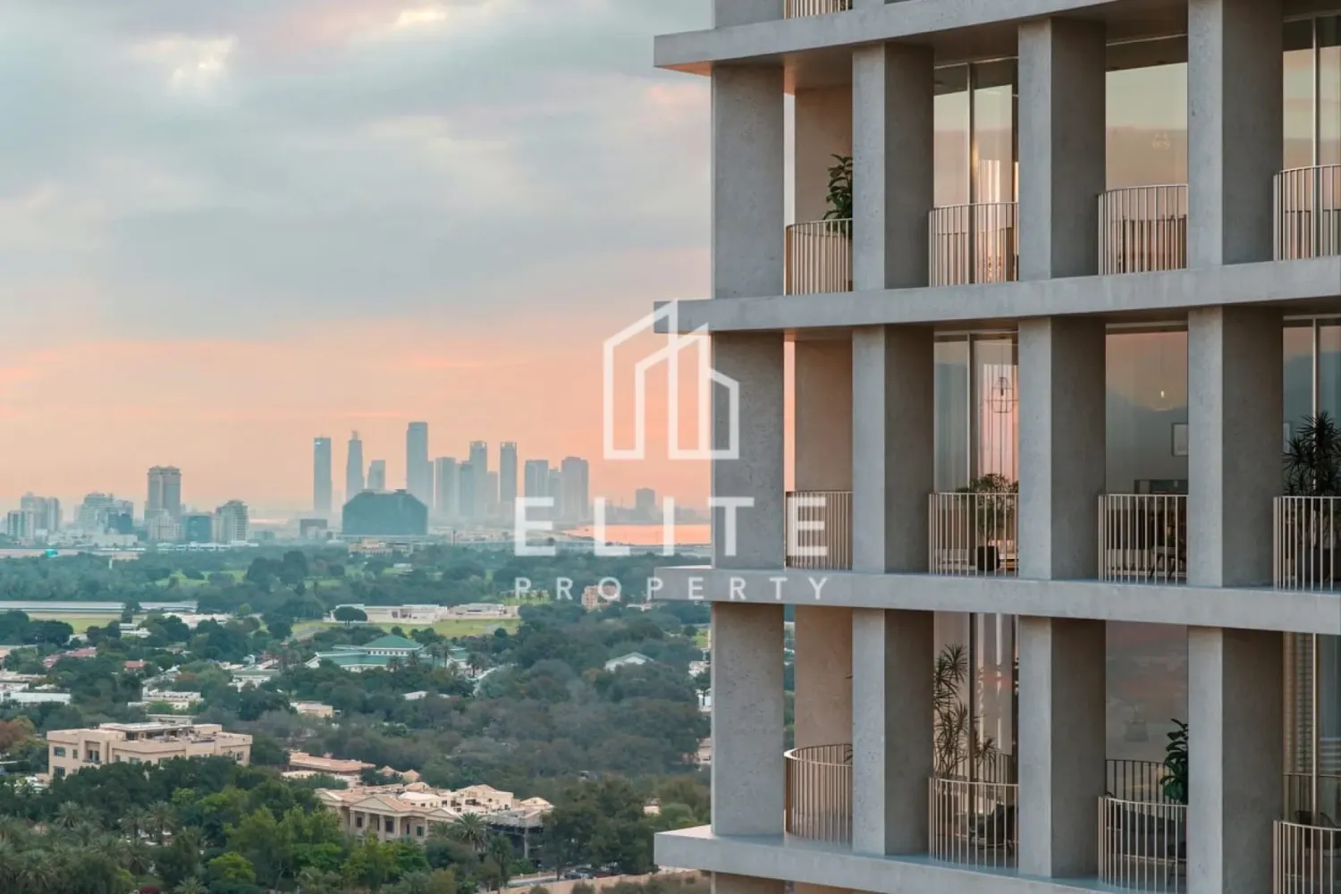 Studio for sale in Dubai, UAE № 103143