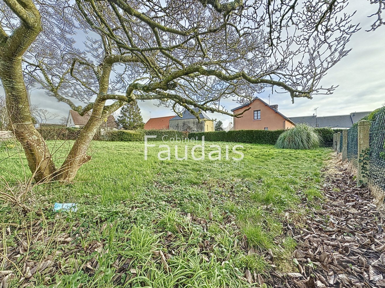  قطعة أرض في Saint-Clair-sur-l'Elle, France رقم 110874