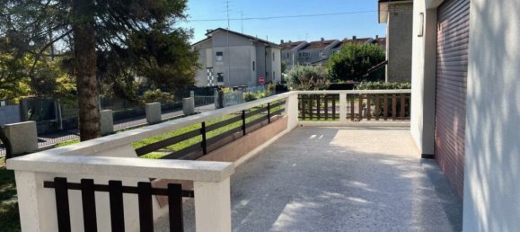 4 Schlafzimmer Villa in Pordenone, Italy, Nr. 361552 13