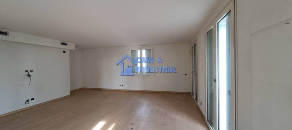 6 rooms Commercial property in Lissone, Italy No. 129561 16