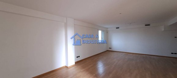 6 rooms Commercial property in Lissone, Italy No. 129561 9