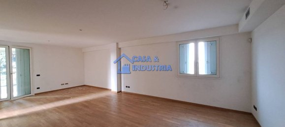 6 rooms Commercial property in Lissone, Italy No. 129561 11