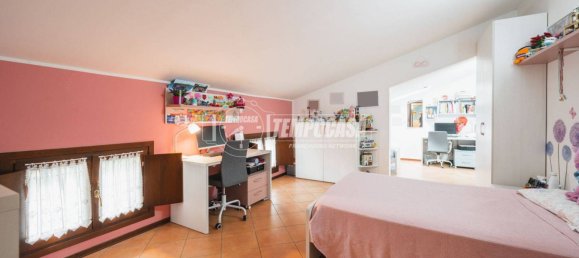 3 bedrooms Duplex in Correggio, Italy No. 321323 32