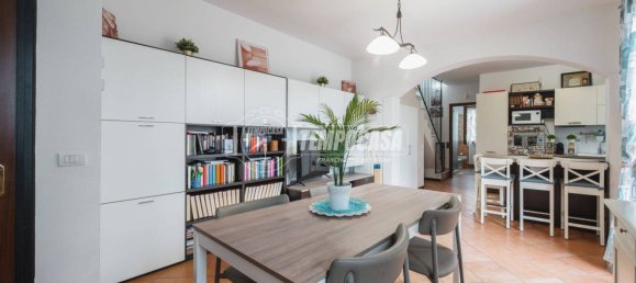 3 bedrooms Duplex in Correggio, Italy No. 321323 2