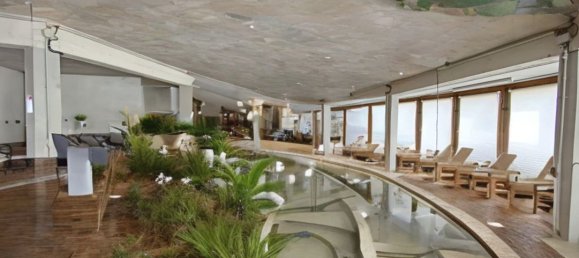 600m² Commercial property in Selestat, France No. 94856 6