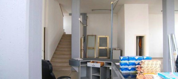 Gewerbliche Immobilie in Sinalunga, Italy 400m², Nr. 61313 10