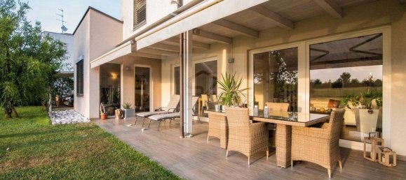 5 bedrooms Villa in Ponte San Nicolò, Italy No. 329092 32