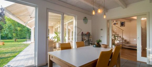 5 bedrooms Villa in Ponte San Nicolò, Italy No. 329092 11