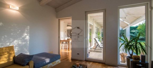 5 bedrooms Villa in Ponte San Nicolò, Italy No. 329092 10